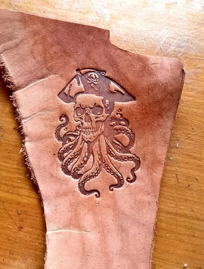 3d pirate skull leather mold sample on vegetable tanned leather