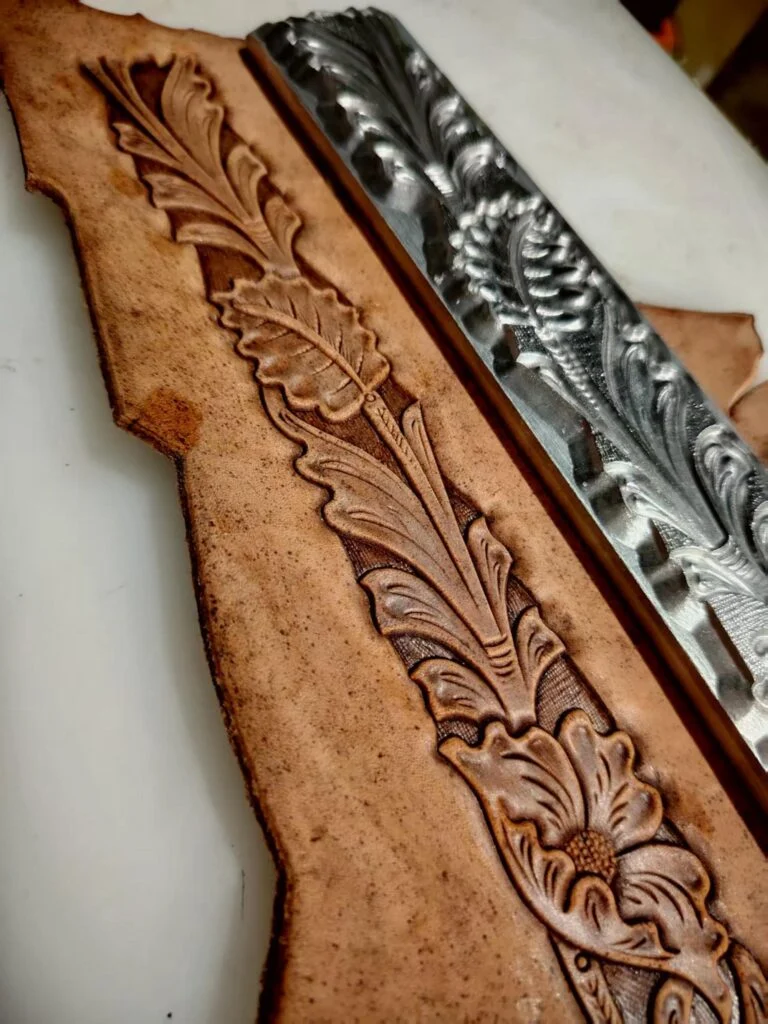 Oak Leaf Repeatable Belt Stamp Mold – 225 × 38 mm