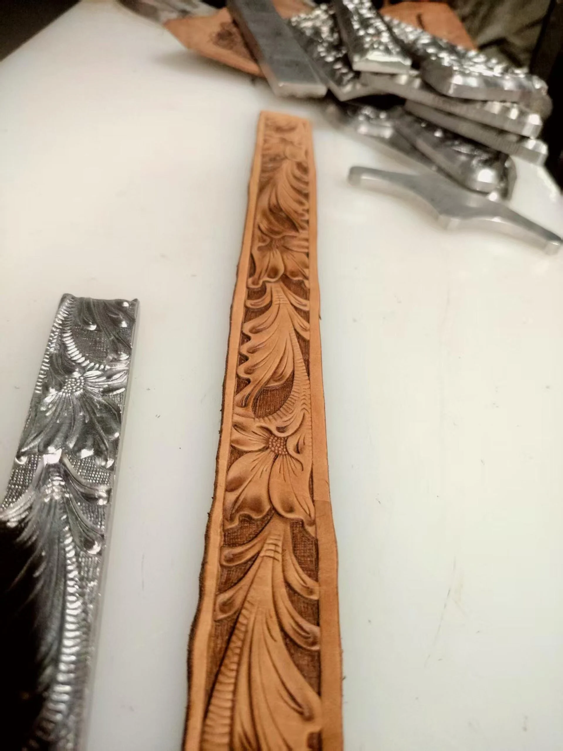 Repeatable Floral Scroll Stamp Mold – 210 × 24 mm