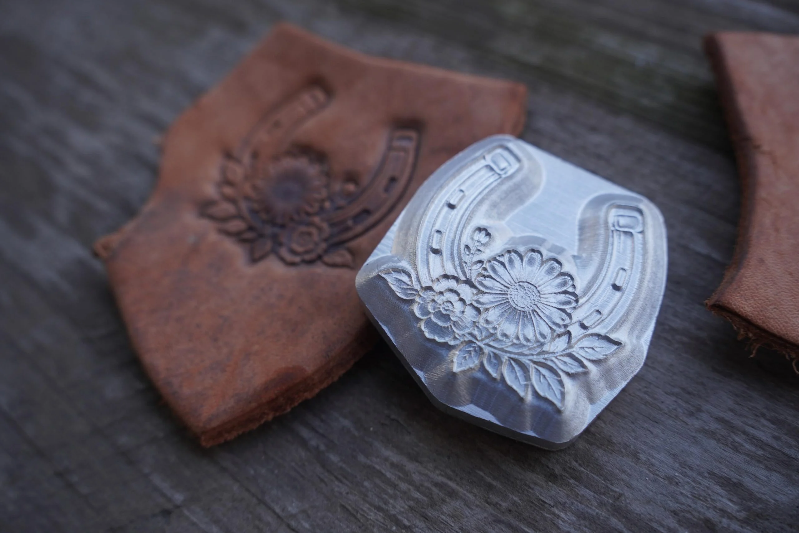 Horseshoe Floral Leather Stamp Mold
