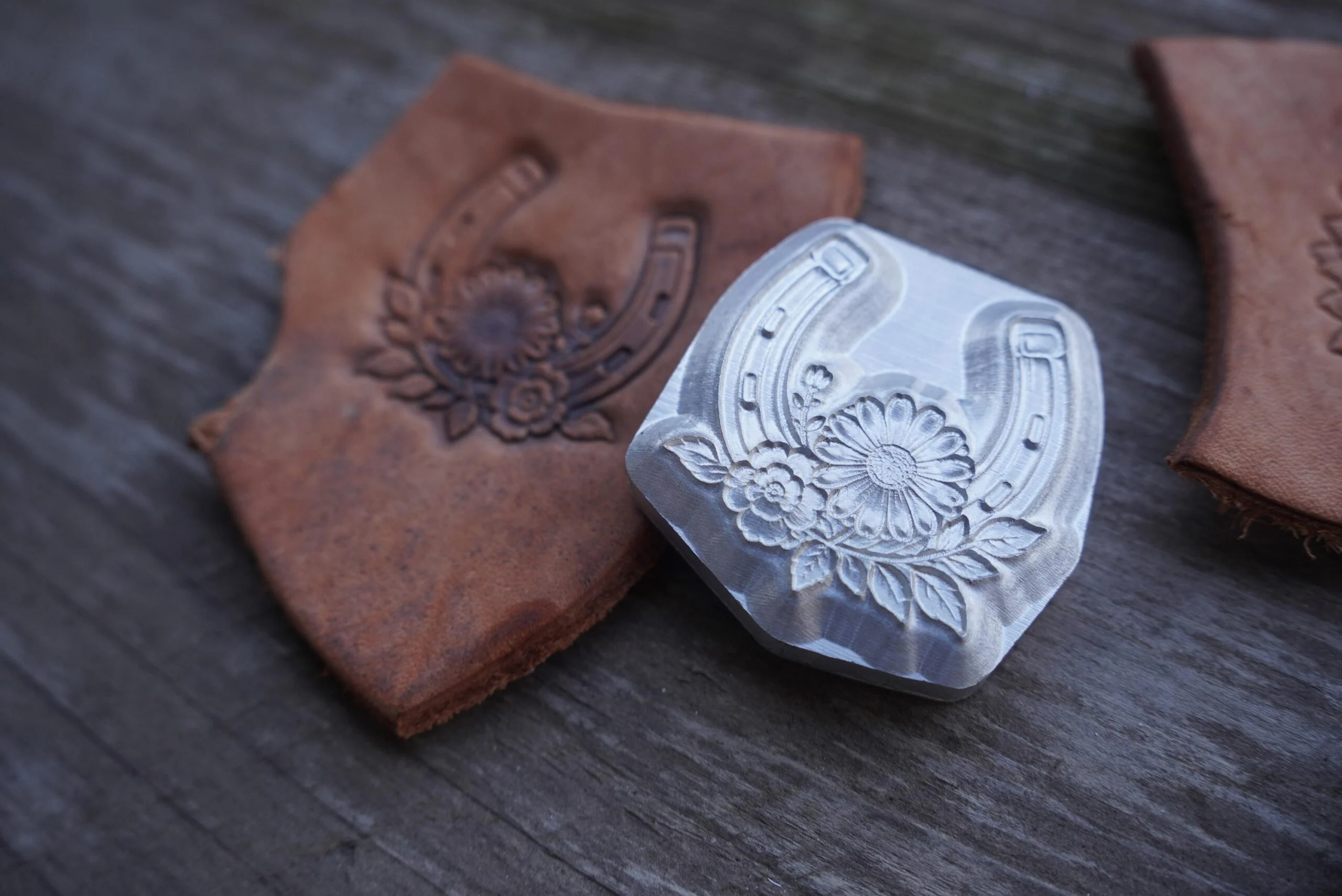 Horseshoe Floral Leather Stamp Mold