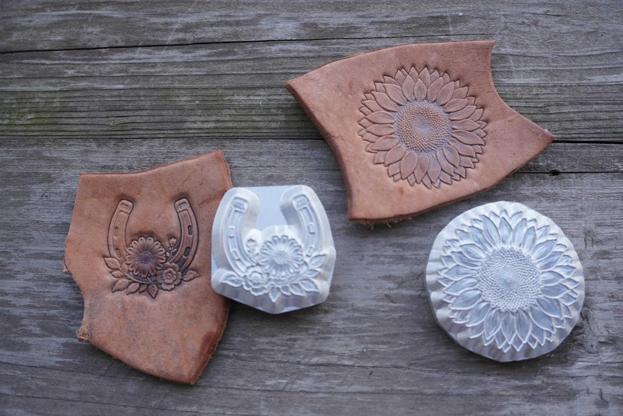 Horseshoe Floral Leather Stamp Mold
