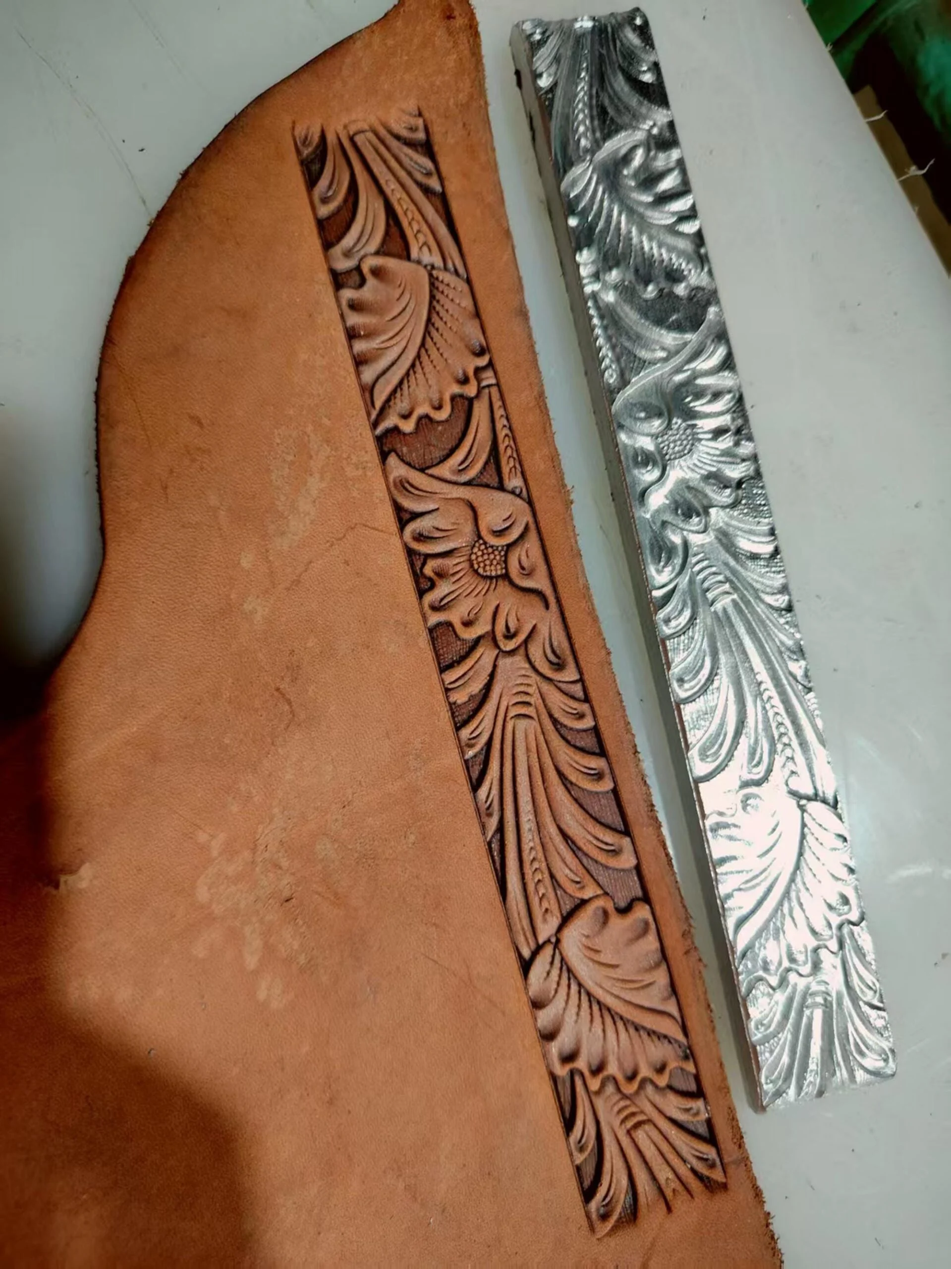 Continuous Leaf Belt Stamp Mold