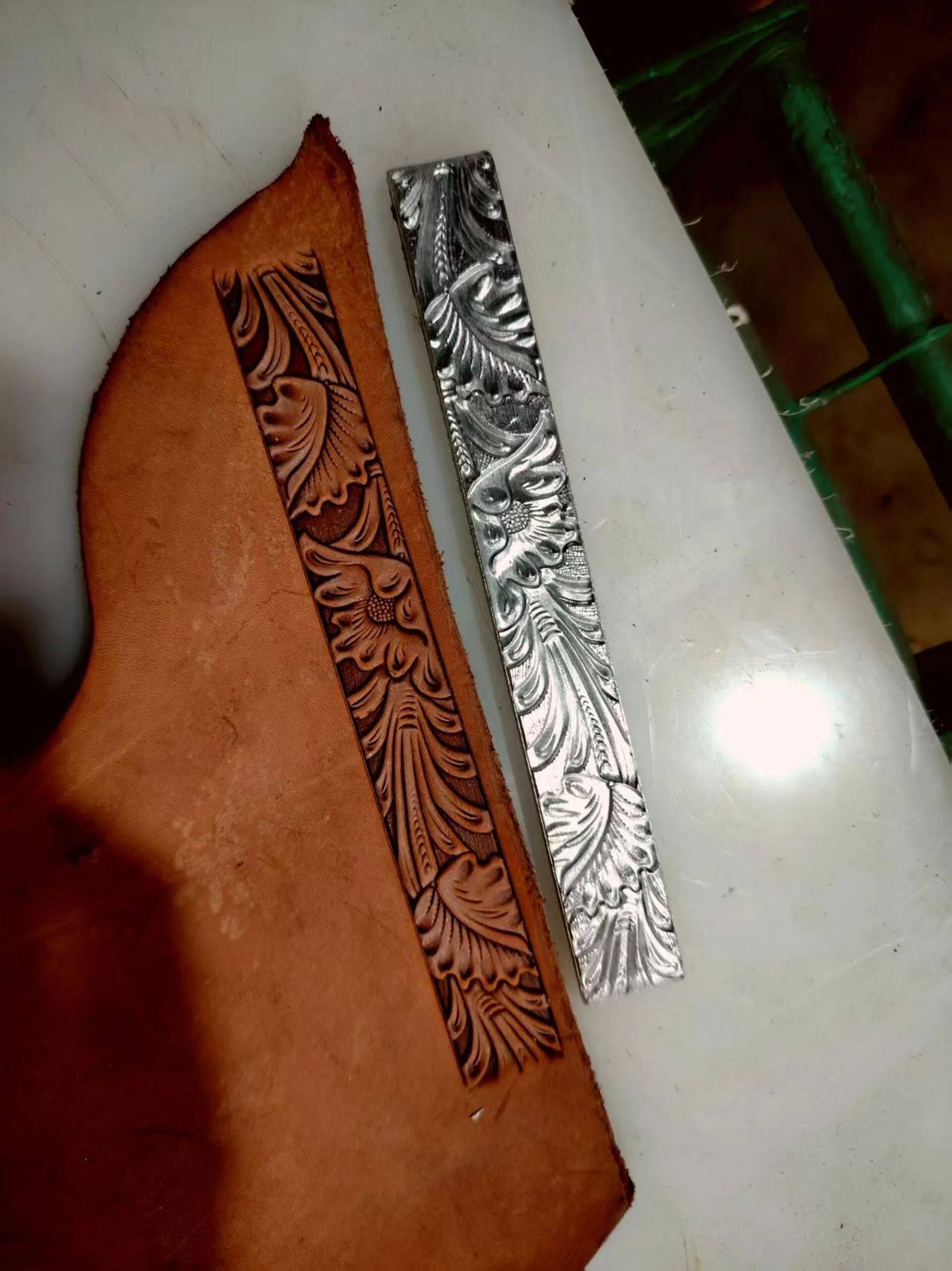 Continuous Leaf Belt Stamp Mold