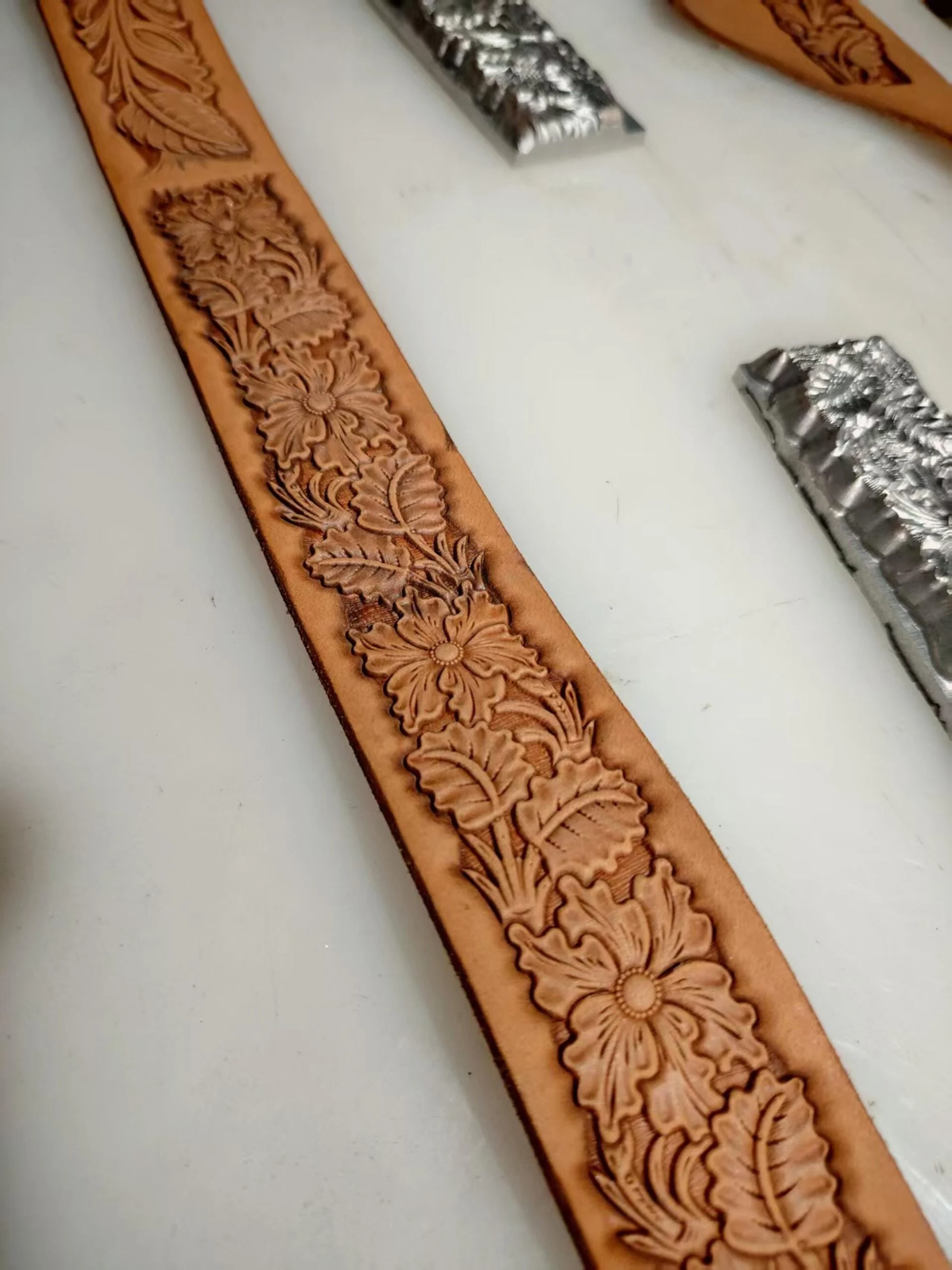 Floral Daisy Belt Stamp Mold