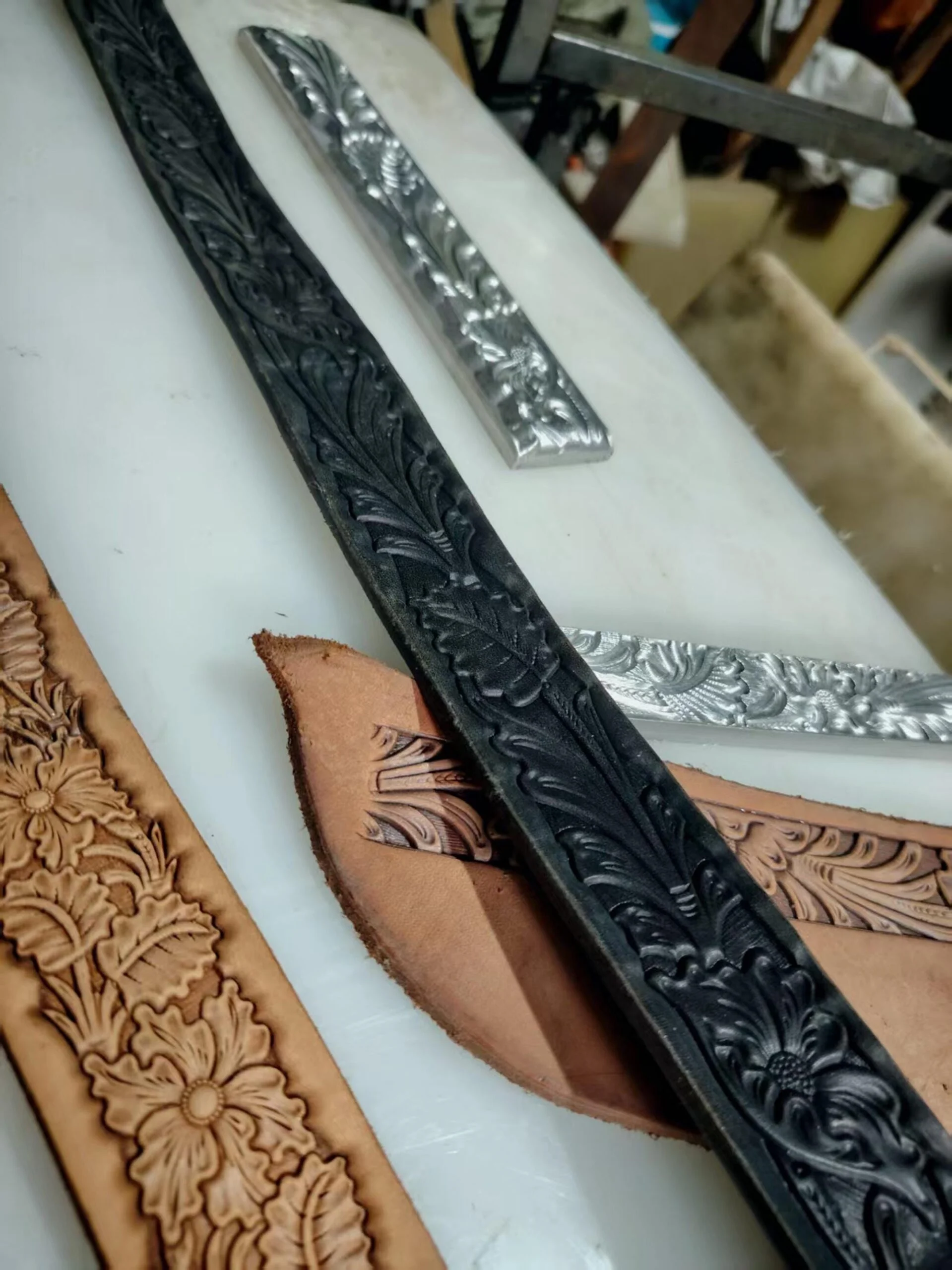 Continuous Leaf Belt Stamp Mold