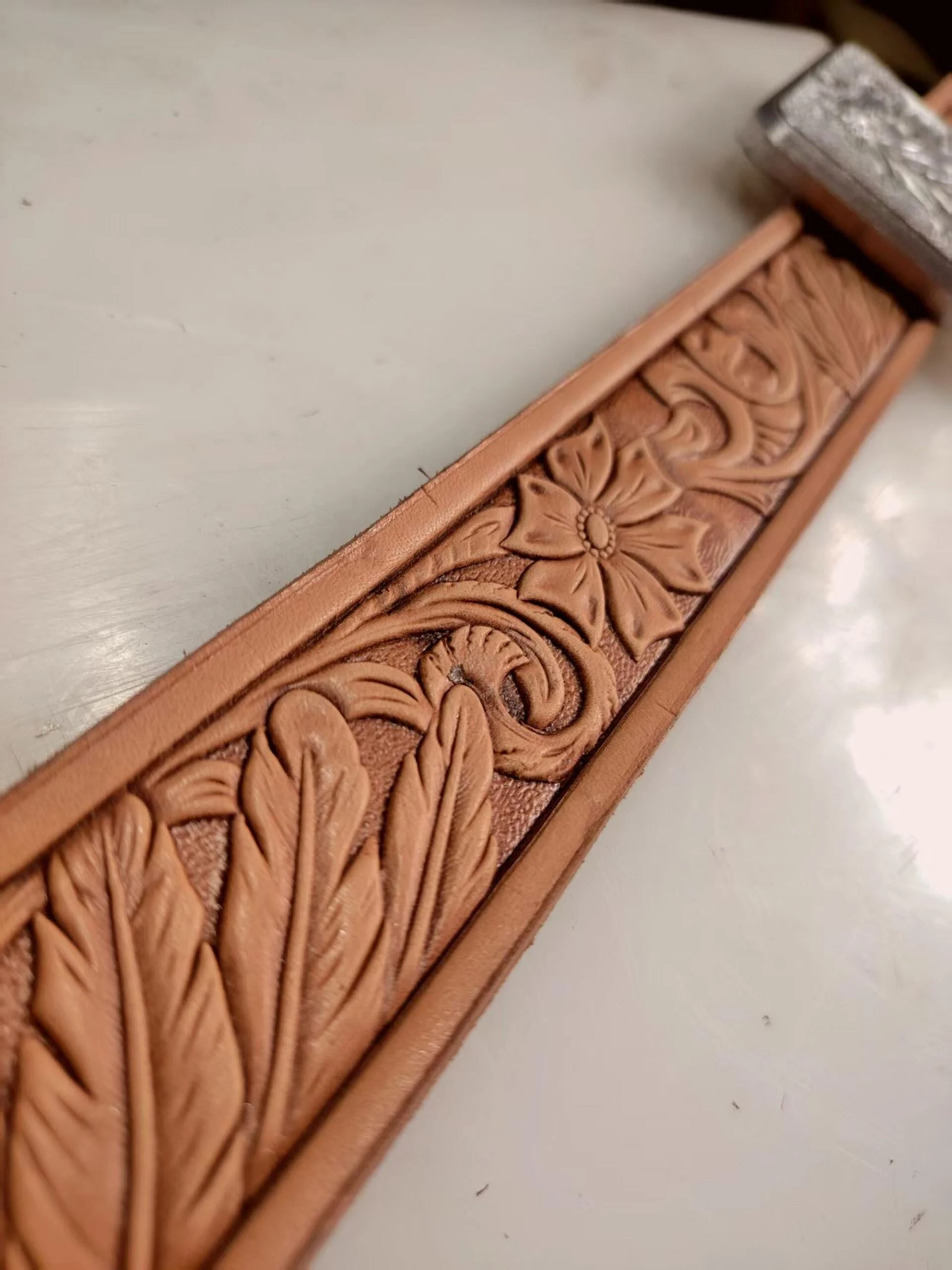 Western Acanthus Floral Belt Stamp Mold