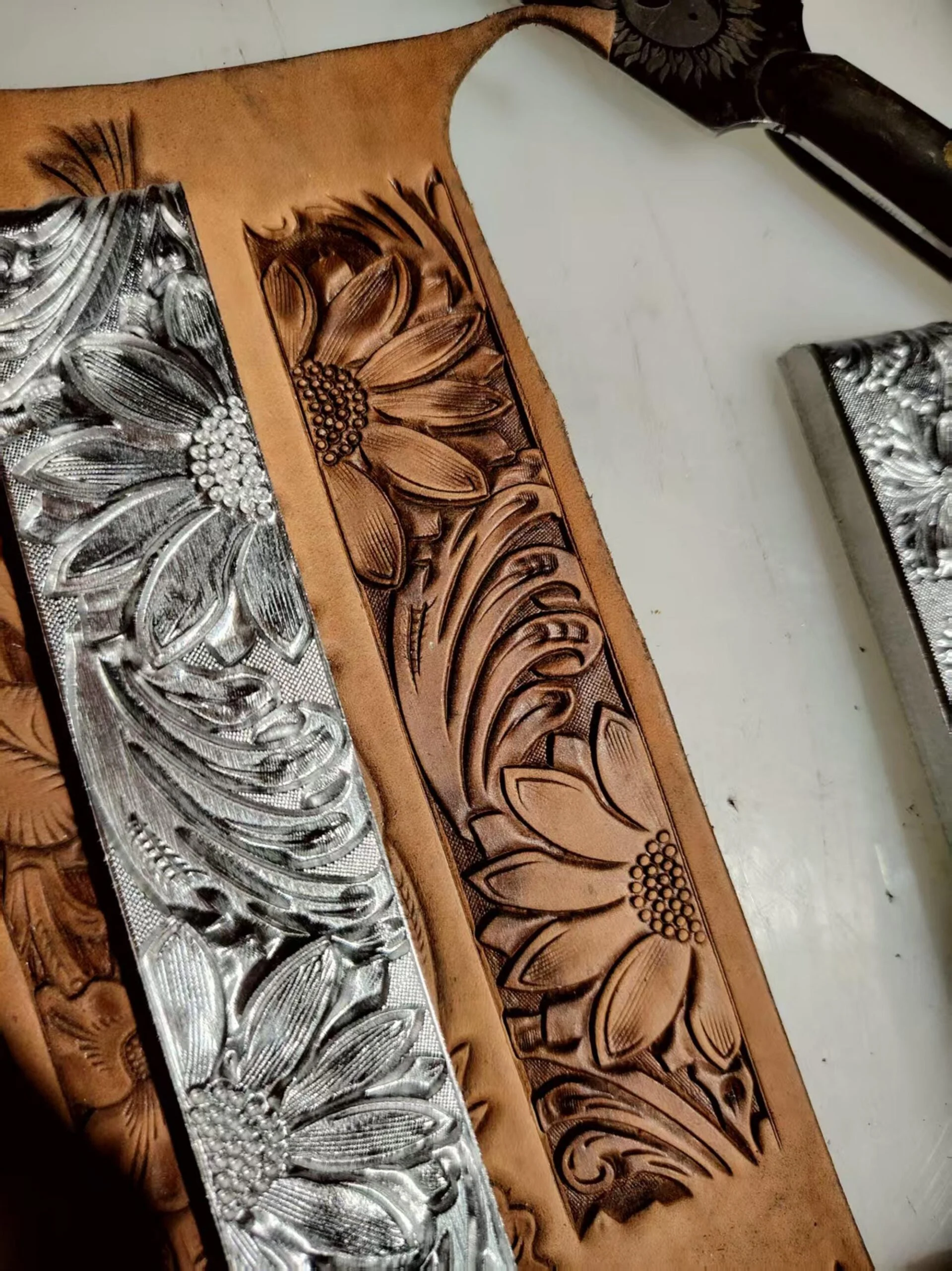 Repeating Sunflower Belt Stamp Mold