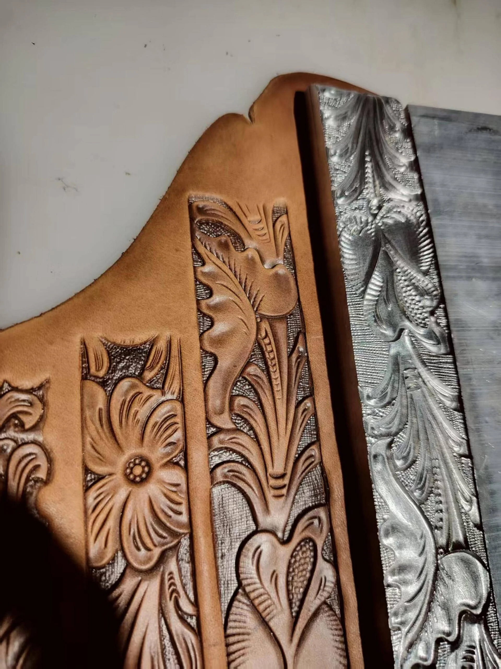 Repeating Floral Belt Stamp Mold