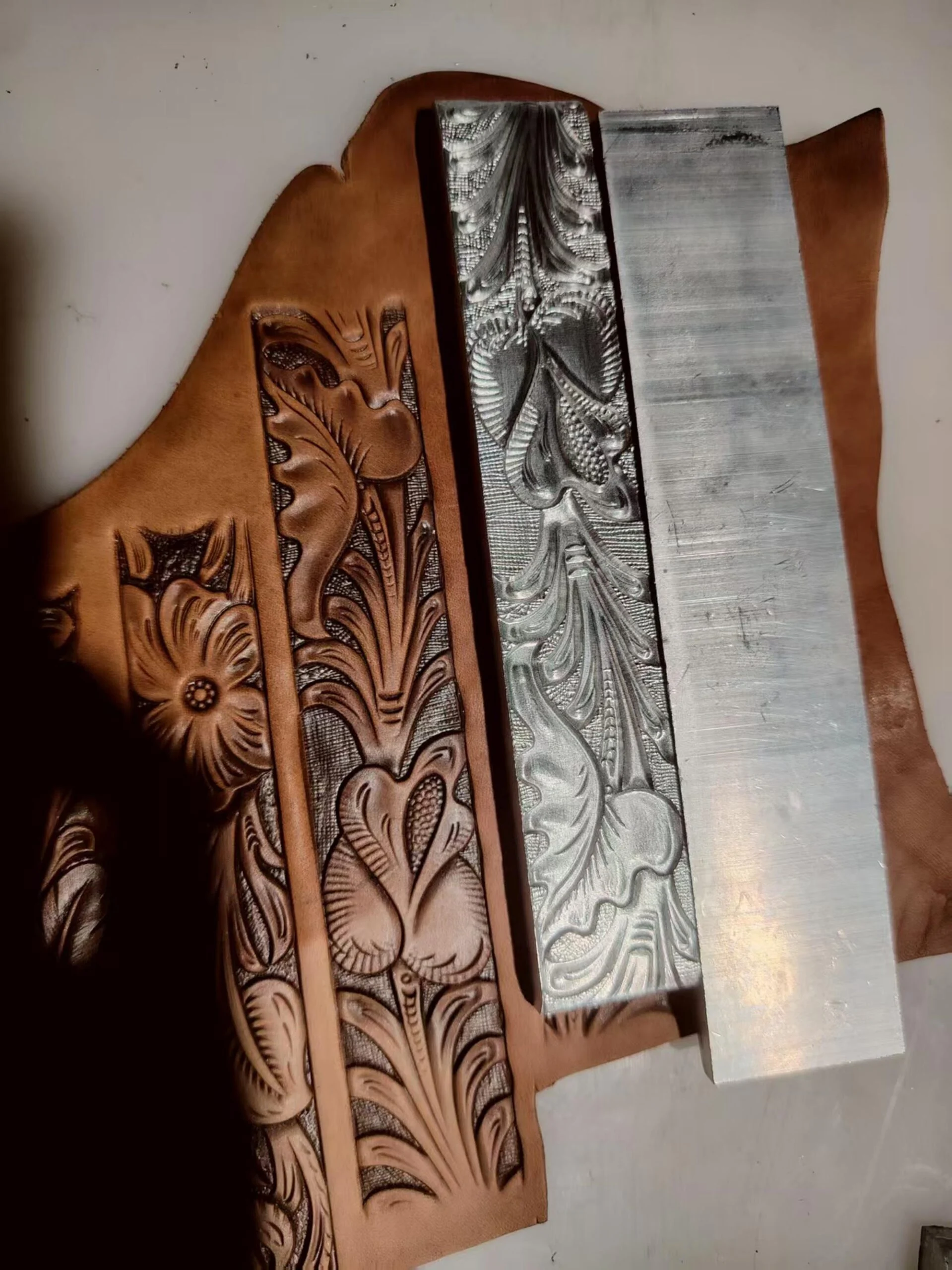 Repeating Floral Belt Stamp Mold