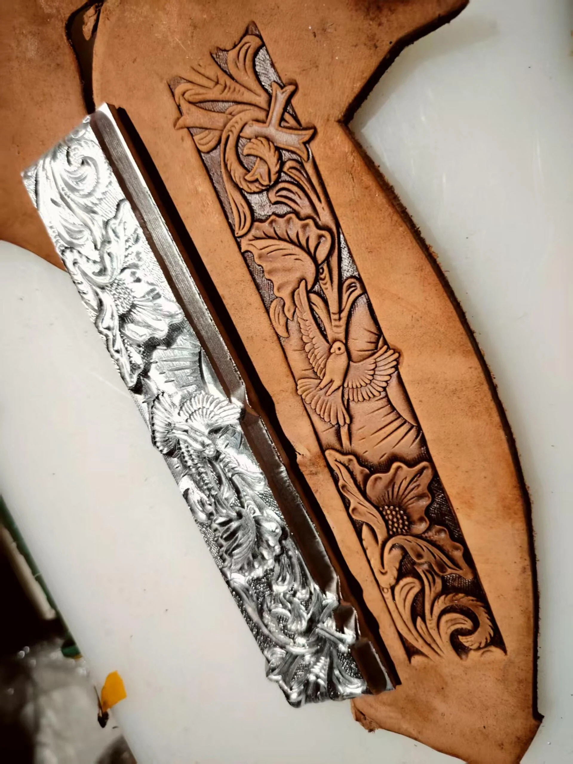 Hummingbird Floral Belt Stamp Mold